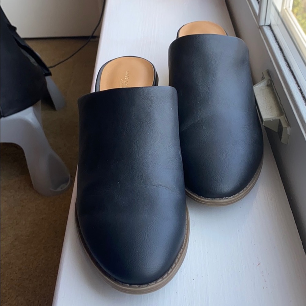 AEO Clogs - Picture 2 of 3